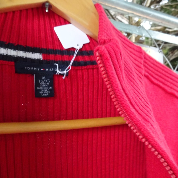 トミーヒルフィガー ニット XL レッド ハーフジップ 胸ロゴ プルオーバー 赤 9561 | Vintage.City 古着屋、古着コーデ情報を発信