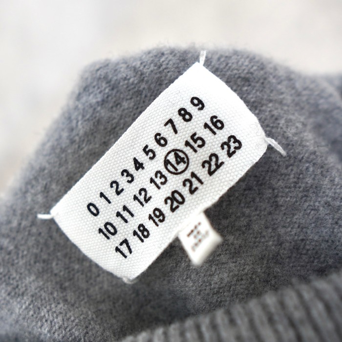 Maison Martin Margiela  メゾンマルタンマルジェラ　ニット　セーター　2019年  タートルネック  アームライン  イタリア製　Sサイズ | Vintage.City 빈티지숍, 빈티지 코디 정보