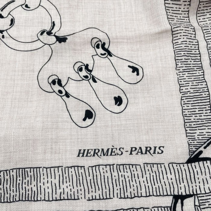 HERMES エルメス ショール ストール カレジェアン140 カシシル 『Mors a Jouets(馬銜)』  カシミヤ シルク ベージュ オレンジ ブラック | Vintage.City Vintage Shops, Vintage Fashion Trends