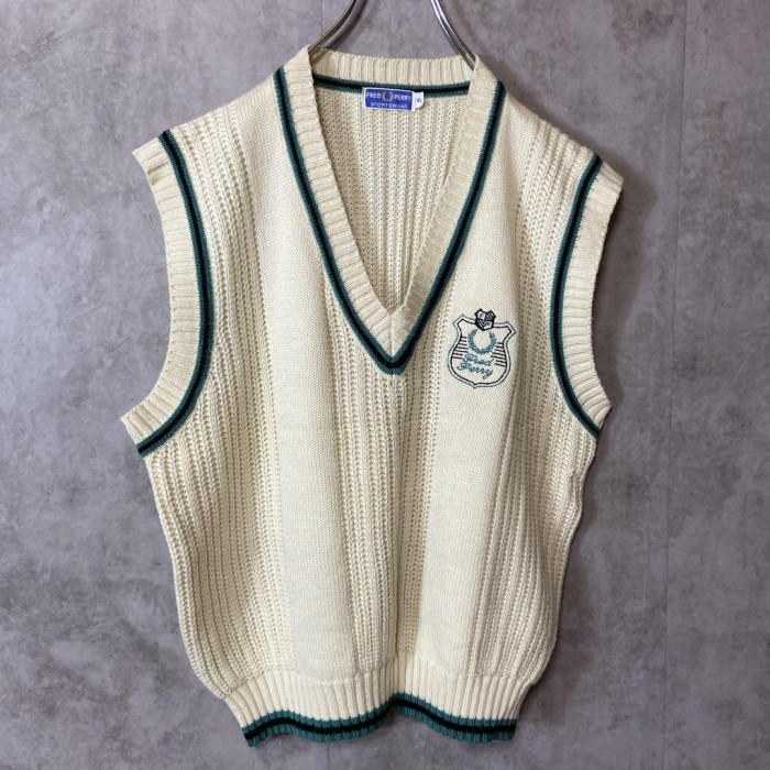 FRED PERRY childen knit vest size XL 配送A　フレッドペリー　 刺繍ロゴ　ホワイト　チルデンニットベスト | Vintage.City 古着屋、古着コーデ情報を発信