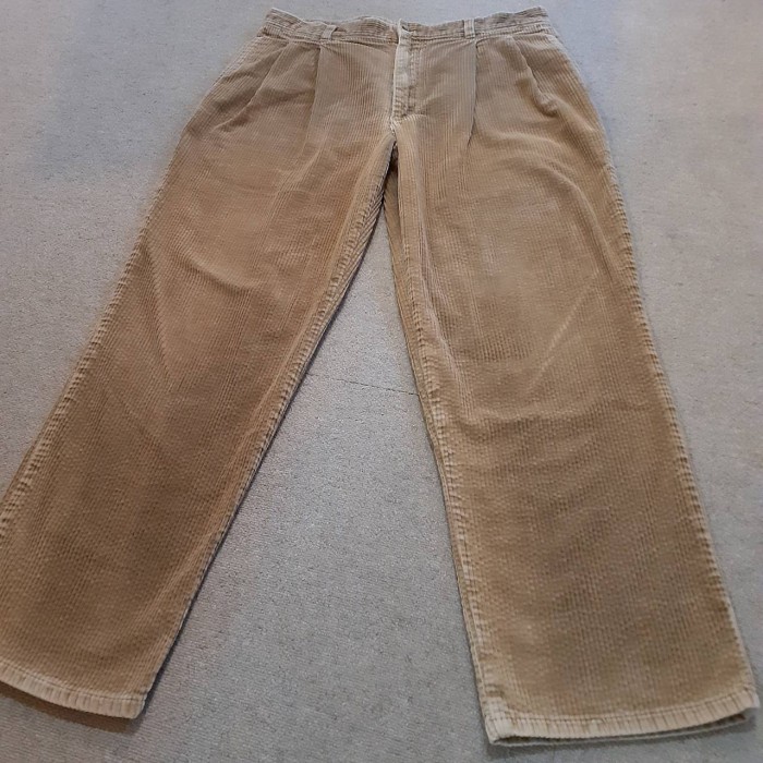 L.L.Bean two-tuck corduroy pants | Vintage.City Vintage Shops, Vintage Fashion Trends
