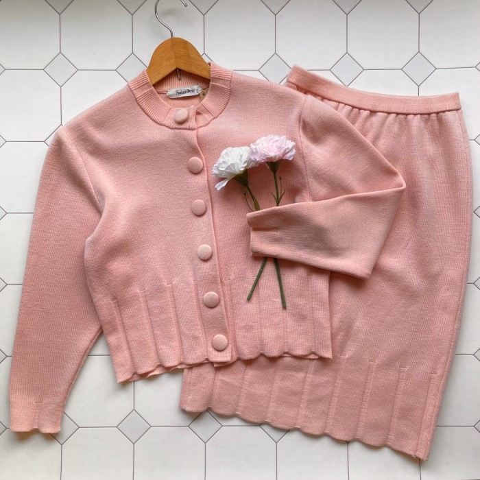 salmon pink knit two piece〈レトロ古着 サーモンピンク ニット セットアップ コーラルピンク〉 | Vintage.City 古着屋、古着コーデ情報を発信