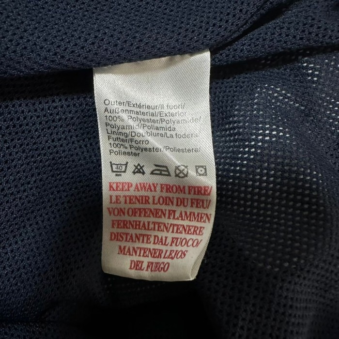 UMBRO アンブロ ナイロンジャケット L 刺繍ロゴ ワンポイントロゴ | Vintage.City 古着屋、古着コーデ情報を発信