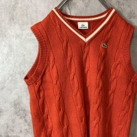 LACOSTE cable knit vest size 4 (M相当）　配送A　ラコステ　ケーブルニットベスト　刺繍ロゴ　オールシーズン◎ | Vintage.City 古着屋、古着コーデ情報を発信