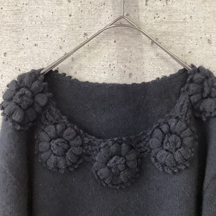 Black knit with floral motif | Vintage.City 빈티지숍, 빈티지 코디 정보