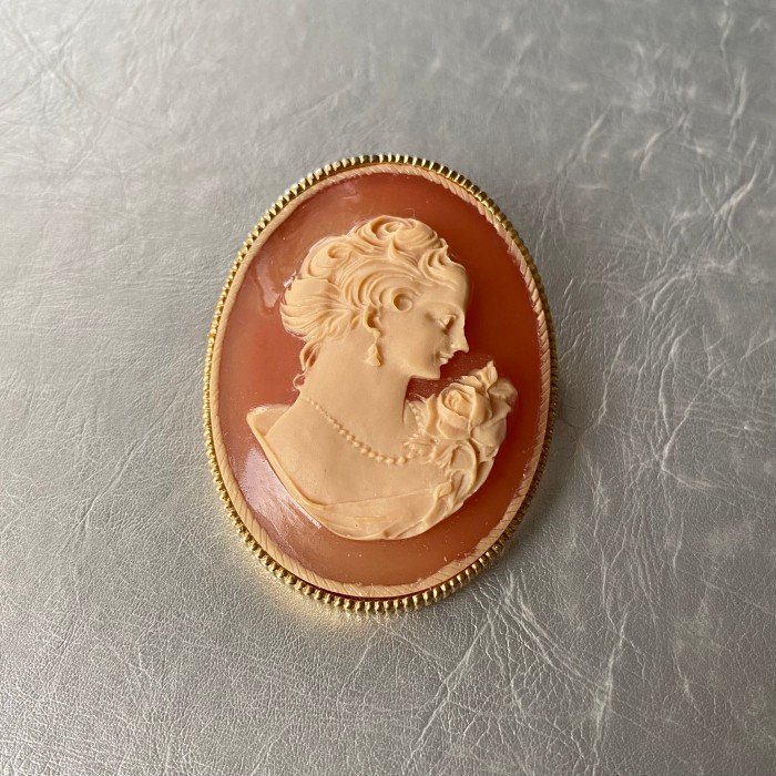 Vintage 80s retro classical pink big cameo brooch レトロ ヴィンテージ アクセサリー クラシカル ピンク ビッグ カメオ ブローチ | Vintage.City Vintage Shops, Vintage Fashion Trends