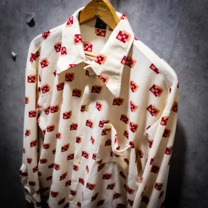 “退廃幾何” 70s nylon shirts on special graphic like  abstracted  HEARTCROWN | Vintage.City Vintage Shops, Vintage Fashion Trends