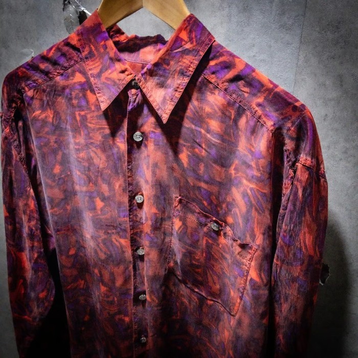 “水彩炎舞”  Silk shirt on watercolor painting like flame dancing | Vintage.City 古着屋、古着コーデ情報を発信