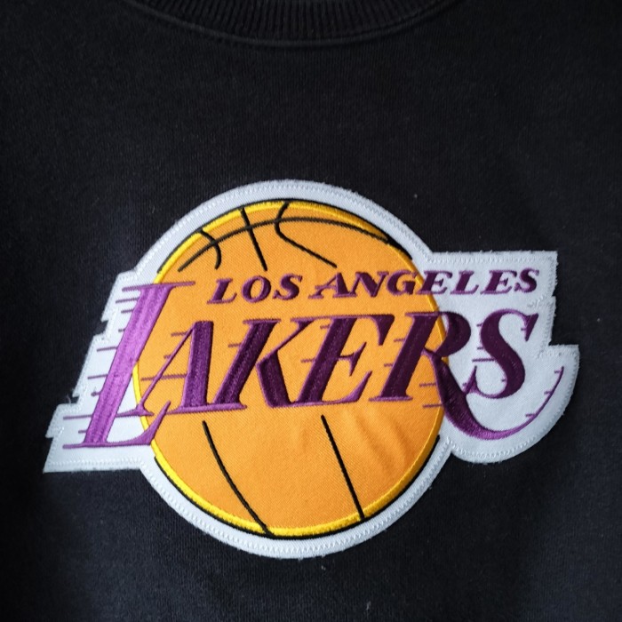 NBA レイカーズ　チームデザイン　刺繍　スウェット　トレーナー　古着 | Vintage.City 古着屋、古着コーデ情報を発信