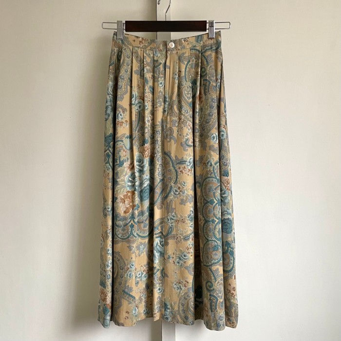 rose & paisley tuck skirt 〈レトロ古着 薔薇&ペイズリー柄 タックスカート 日本製〉 | Vintage.City 古着屋、古着コーデ情報を発信