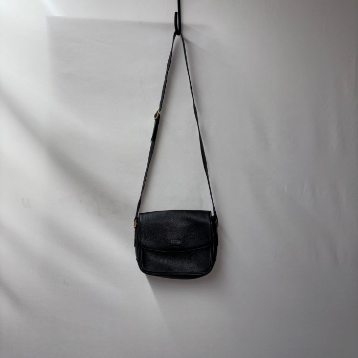 burberrys shoulder bag バーバリーズ　ショルダーバッグ　黒　レザー | Vintage.City 古着屋、古着コーデ情報を発信