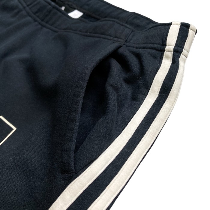 adidas 00s side lined design sweat track pants | Vintage.City Vintage Shops, Vintage Fashion Trends