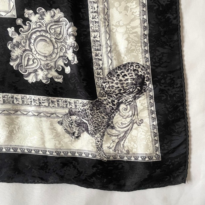 Silk 100% leopard モノトーン レオパードシルクスカーフ | Vintage.City 빈티지숍, 빈티지 코디 정보