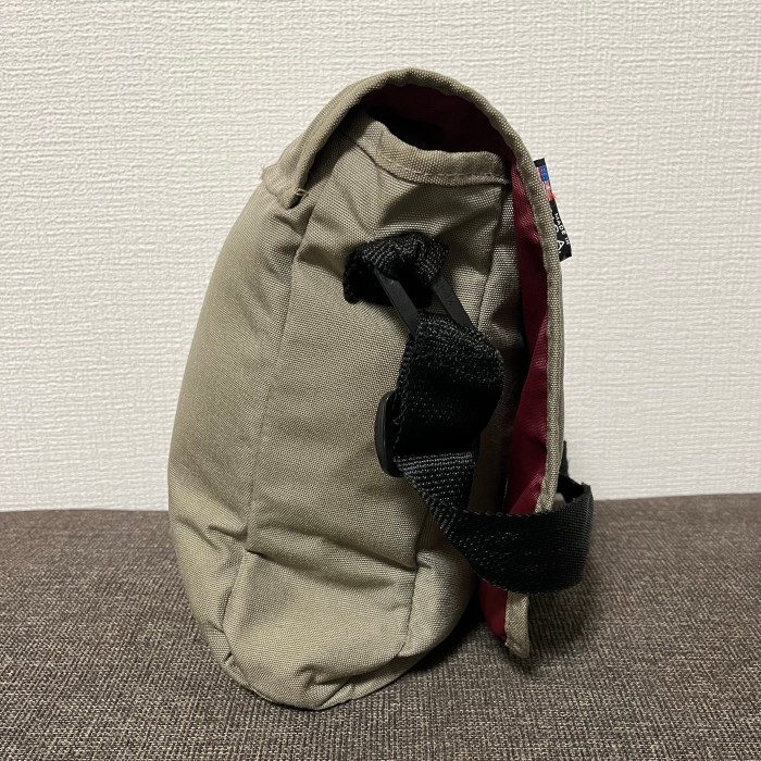 90s EASTPAK/USA製/メッセンジャーバッグ/ショルダーバッグ/イーストパック/カーキベージュ/ナイロン/90's/90s/MADE IN USA/アメリカ/Y2K | Vintage.City Vintage Shops, Vintage Fashion Trends