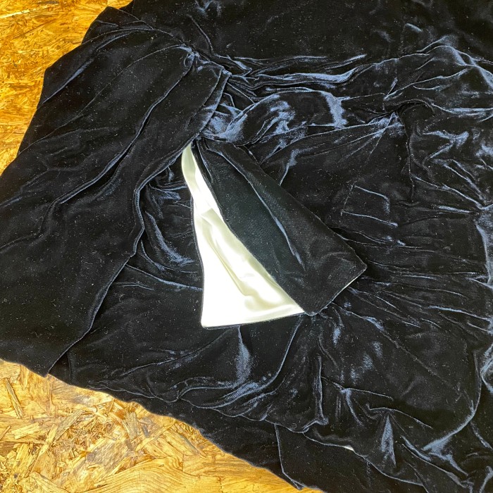 PRADA ベロア スカート MADE IN ITALY イタリア製 ベルベット | Vintage.City 빈티지숍, 빈티지 코디 정보
