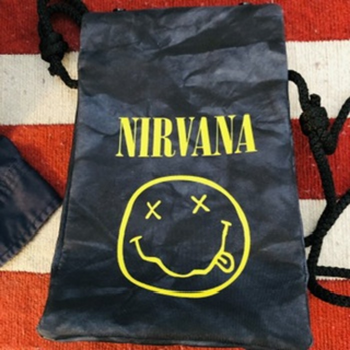 ニルヴァーナ　Nirvana ナイロン　ミニショルダー | Vintage.City 古着屋、古着コーデ情報を発信