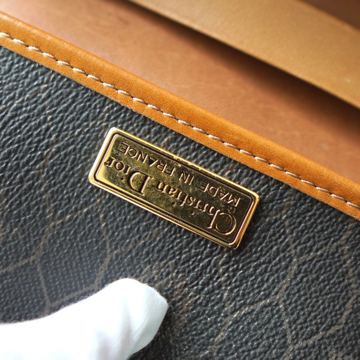 Christian Dior / クリスチャンディオール チェーンショルダーバッグ ヴィンテージ / ゴールドロゴ / ハニカム柄 | Vintage.City 古着屋、古着コーデ情報を発信