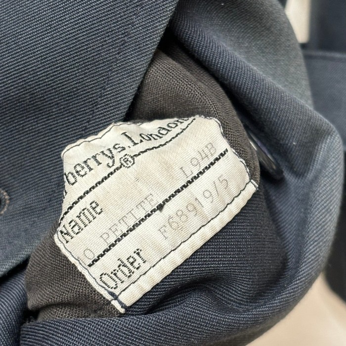 90s burberrys trench coat バーバリー　トレンチコート　レディース　フェード  90s burberrys trench coat バーバリー　トレンチコート　レディース　フェード | Vintage.City 古着屋、古着コーデ情報を発信