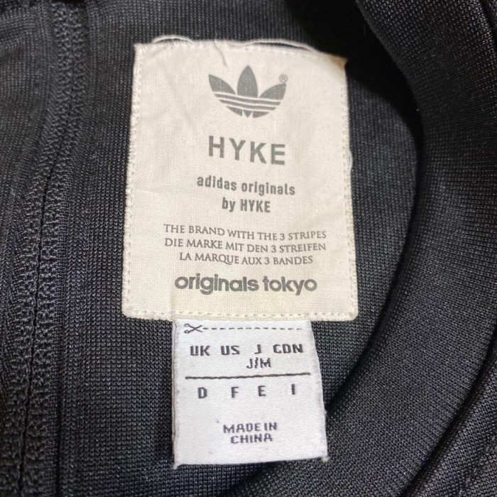 adidas ✖️ HYKE logo T-shirt size M 配送A アディダス　ハイク　コラボTシャツ　ジップ | Vintage.City 古着屋、古着コーデ情報を発信