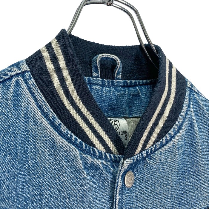 90s LOONEY TUNES embroidered denim varsity jacket | Vintage.City 古着屋、古着コーデ情報を発信