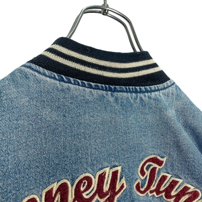 90s LOONEY TUNES embroidered denim varsity jacket | Vintage.City Vintage Shops, Vintage Fashion Trends