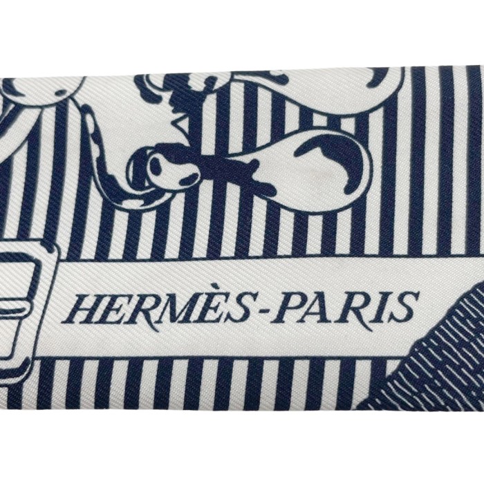 HERMES エルメス スカーフ ツイリー 『馬銜(シュミーズ)』 シルク マリン/ブラン(ホワイト) 2019AW | Vintage.City Vintage Shops, Vintage Fashion Trends