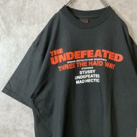 STUSSY ✖️ UNDEFEATED print T-shirt size L　配送A ステューシー　アンディフィーテッド　両面プリントTシャツ　コラボ　ナンバリング | Vintage.City 古着屋、古着コーデ情報を発信
