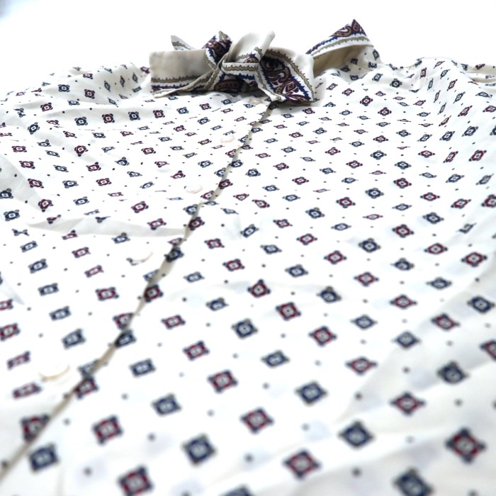 USA製 総柄 リボンシャツ ブラウス XL ホワイト ポリエステル 小紋柄 ペイズリー柄 | Vintage.City 빈티지숍, 빈티지 코디 정보