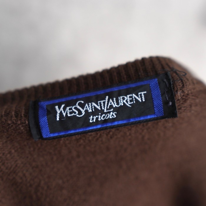 Yves Saint Laurent / イヴ・サンローラン ニット / セーター 1990年代製 / Vネック / ロゴ刺繍 Sサイズ相当 | Vintage.City 古着屋、古着コーデ情報を発信