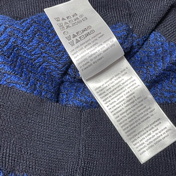 Calvin Klein イタリアンメリノウールVネックセーター ロイヤルブルー×ネイビー XSサイズ | Vintage.City 古着屋、古着コーデ情報を発信
