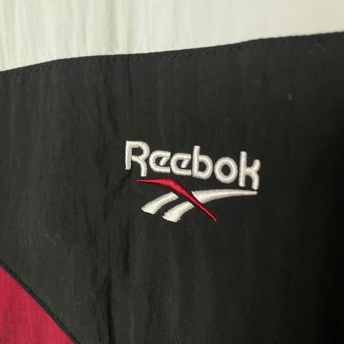 Reebok big logo nylon jacket size O 配送B リーボック　ベクターロゴ　ナイロンジャケット　刺繍 | Vintage.City 古着屋、古着コーデ情報を発信