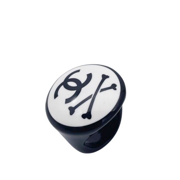 CHANEL シャネル プラスチックリング 指輪 ココマーク クロスボーン 03P ブラック ホワイト 約12号 | Vintage.City 古着屋、古着コーデ情報を発信