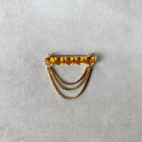 Vintage 70s-80s retro orange bijou drape chain gold brooch レトロ ヴィンテージ オレンジ ビジュー ドレープ チェーン ゴールド ブローチ | Vintage.City Vintage Shops, Vintage Fashion Trends