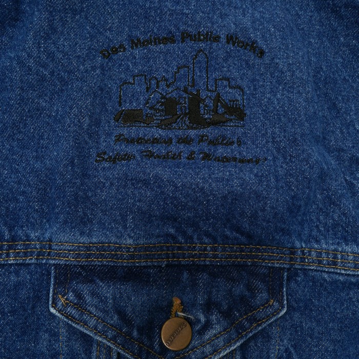 CARHARTT / 90's Denim Jacket 「Des Moines Public Works」 Made in USA -4XL- | Vintage.City Vintage Shops, Vintage Fashion Trends