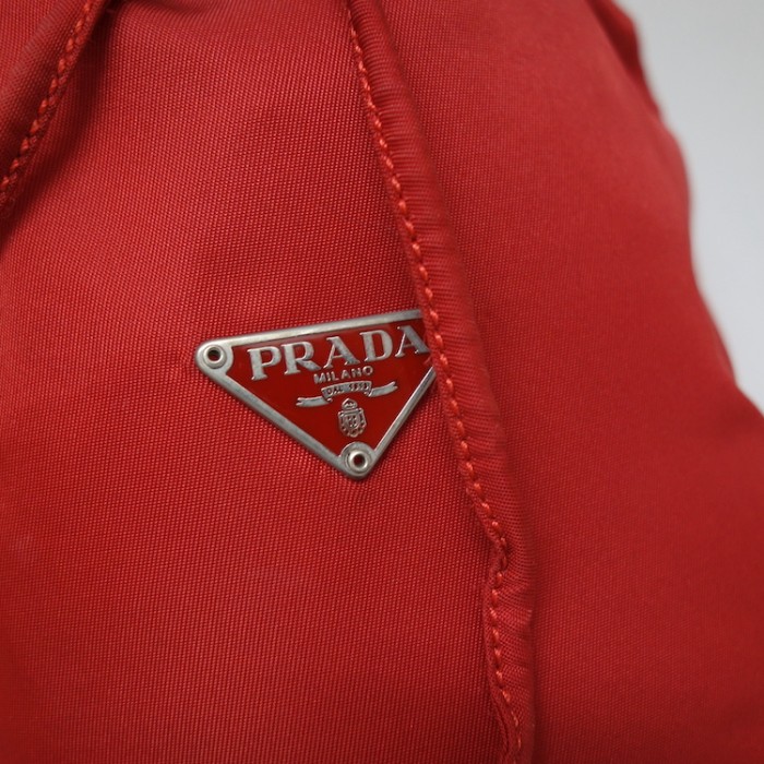 PRADA プラダ 巾着 ポーチ イタリア製 | Vintage.City 古着屋、古着コーデ情報を発信