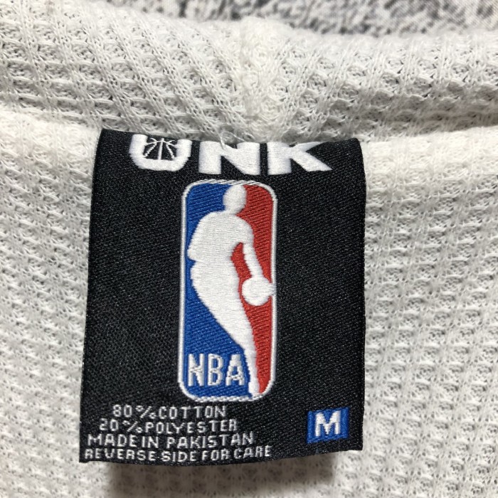 NBA UNK シカゴブルズ 刺繍ロゴ ジップアップパーカー ブラック×レッド | Vintage.City 古着屋、古着コーデ情報を発信