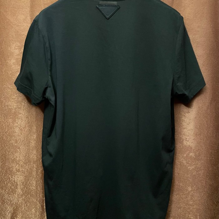 PRADA VネックコットンTシャツ ブラック Sサイズ | Vintage.City 빈티지숍, 빈티지 코디 정보