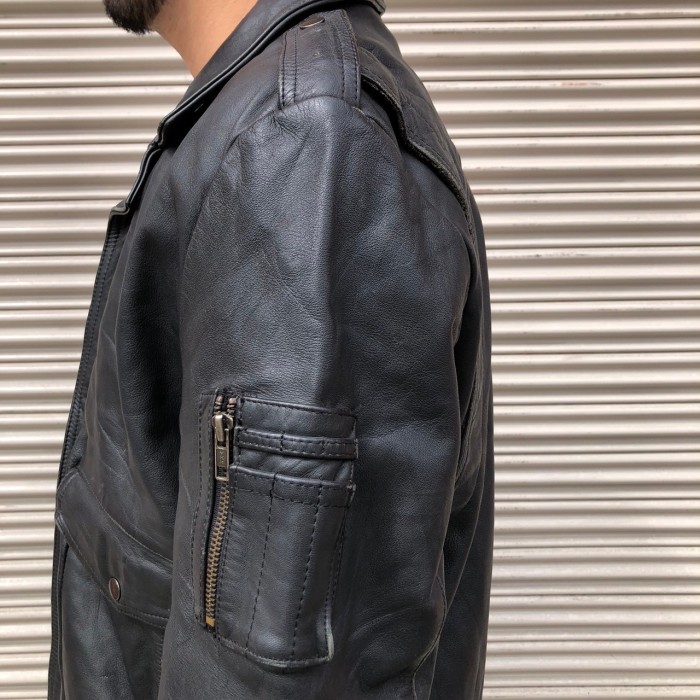80s Euro Leather ユーロ ヴィンテージ A-2 レザー ライダース フライト ジャケット フランス ボンバー ヴィンテージ G-1 ブラック 黒 90s | Vintage.City Vintage Shops, Vintage Fashion Trends