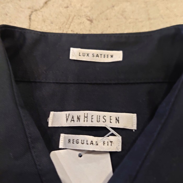 Van Heusen Lux Sateen plain shirt | Vintage.City Vintage Shops, Vintage Fashion Trends