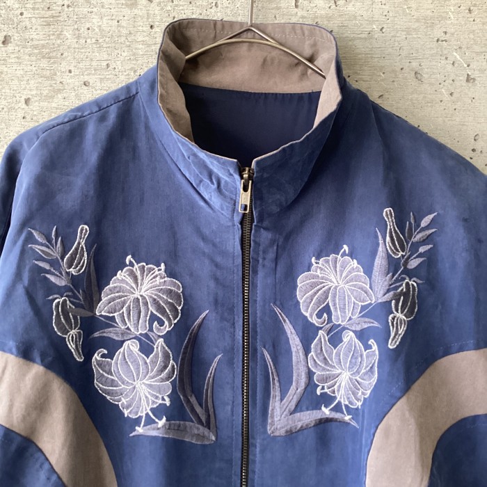 Blue flower embroidery jacket | Vintage.City Vintage Shops, Vintage Fashion Trends