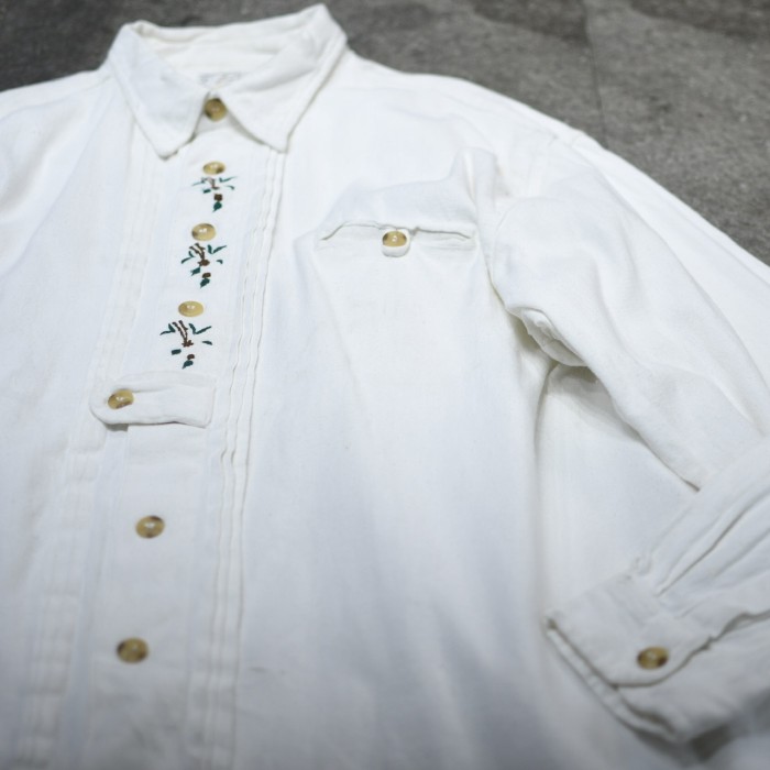 古着 オーバーサイズ チロリアンシャツ リネンシャツ デザインシャツ ホワイト | Vintage.City Vintage Shops, Vintage Fashion Trends