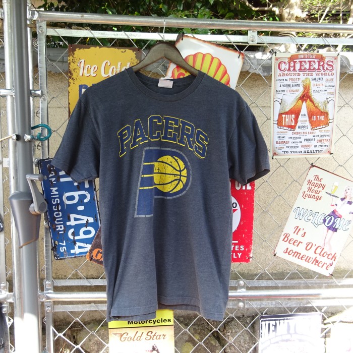 NBA Tシャツ ダークグレー イエロー バスケ イラスト PACERS 籠球 10046 | Vintage.City 古着屋、古着コーデ情報を発信