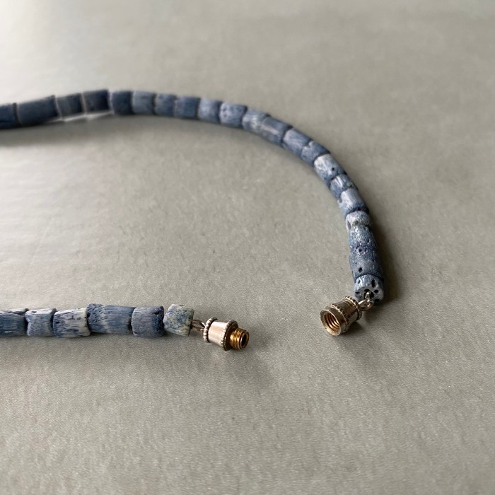 Vintage 70s-80s USA blue coral × white shell beads necklace レトロ アメリカ ヴィンテージ 天然石 ブルー コーラル × ホワイト シェル ビーズネックレス | Vintage.City 빈티지숍, 빈티지 코디 정보
