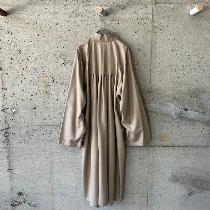 beige silk long coat | Vintage.City 古着屋、古着コーデ情報を発信