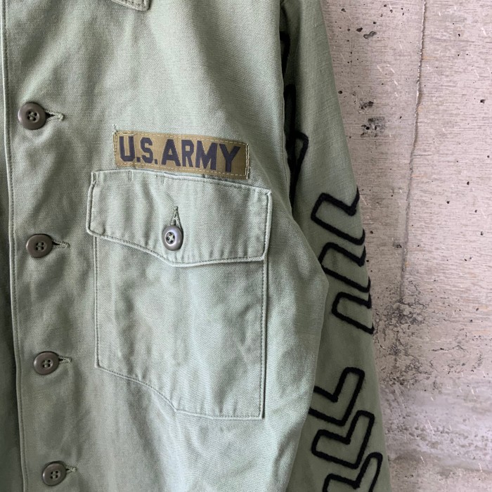 今宿手芸ちま ×SAJI rank emblem military shirt | Vintage.City Vintage Shops, Vintage Fashion Trends