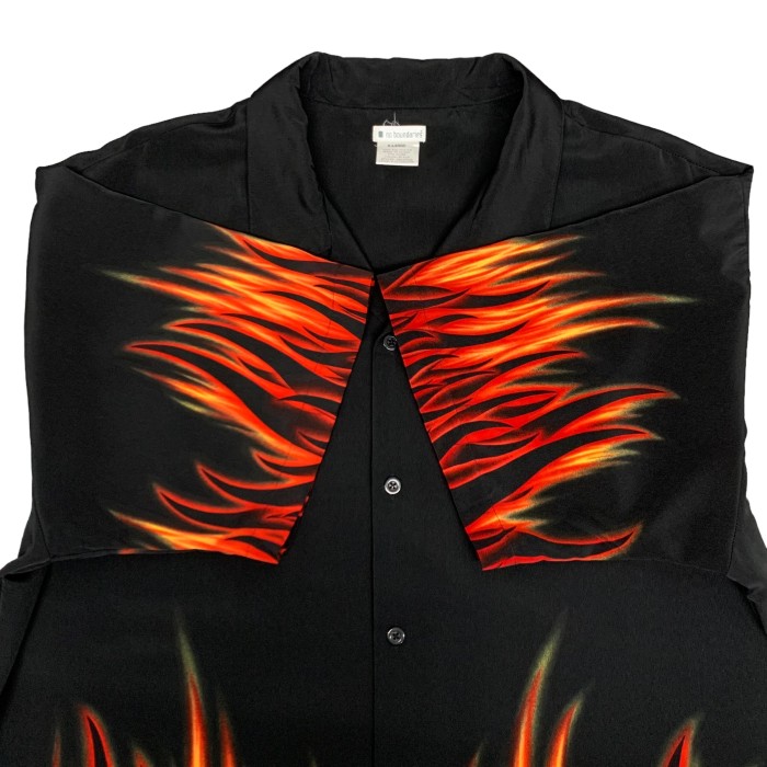 “no boundaries” S/S Fire Pattern Shirt | Vintage.City Vintage Shops, Vintage Fashion Trends