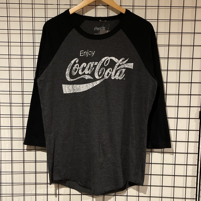 Coca Cola コカコーラ　企業プリント　ラグランTシャツ　C876 長袖Tシャツ　ラグランスリーブ　アドバタイジング　MAD ENGINE | Vintage.City 빈티지숍, 빈티지 코디 정보