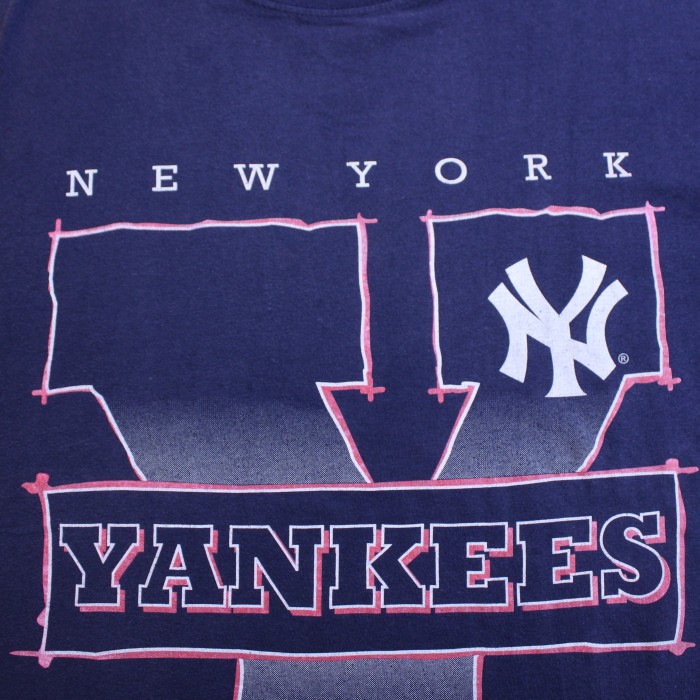 1990's MLB New York Yankees Nutmeg Body Tee / 1990年代 メジャーリーグ ニューヨークヤンキース ナツメグ Tシャツ L | Vintage.City Vintage Shops, Vintage Fashion Trends