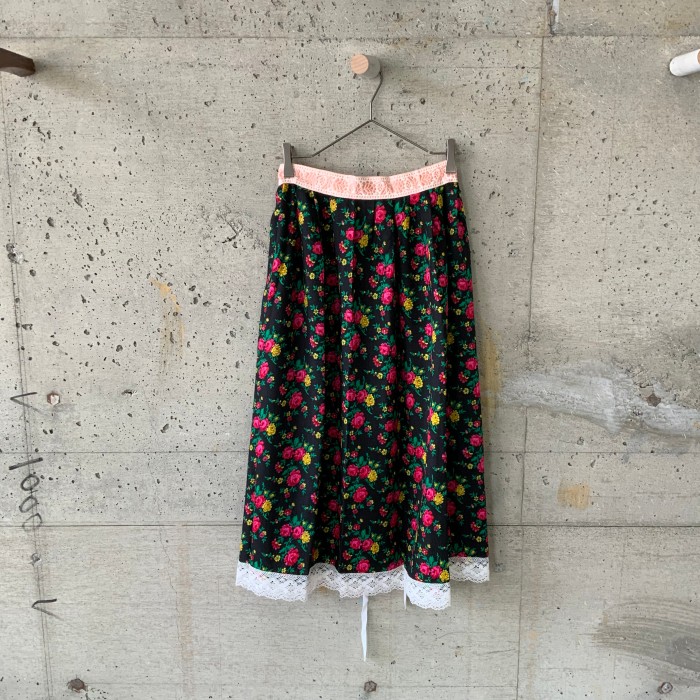 black apron skirt | Vintage.City Vintage Shops, Vintage Fashion Trends