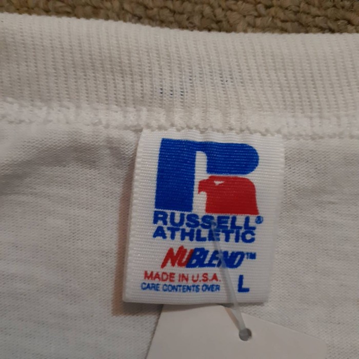 90s RUSSELL ATHLETIC print t-shirt (made in USA) | Vintage.City Vintage Shops, Vintage Fashion Trends